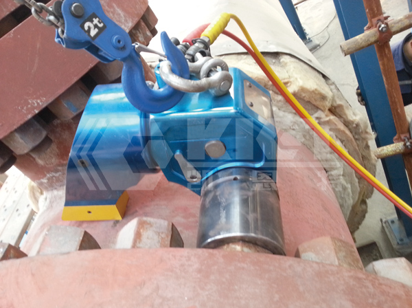 驅(qū)動式液壓扭矩扳手用于煉油廠管道法蘭預緊
