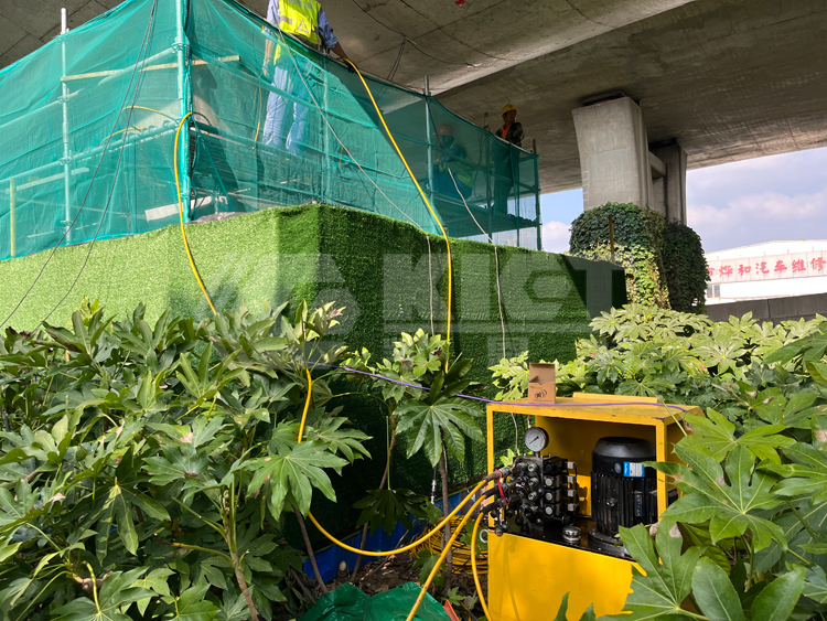 PLC同步頂升系統對梁體整體頂升