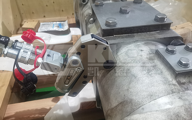中空式液壓扭矩扳手用于船用液壓馬達螺栓緊固