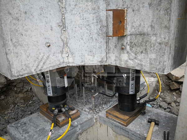 外螺紋自鎖液壓千斤頂用于核電辦公大樓地基頂升糾偏加固