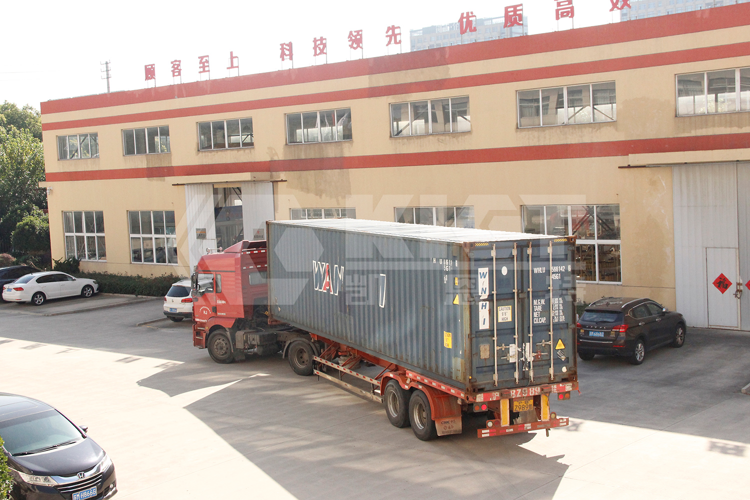 重型滑動液壓系裝車發(fā)貨
