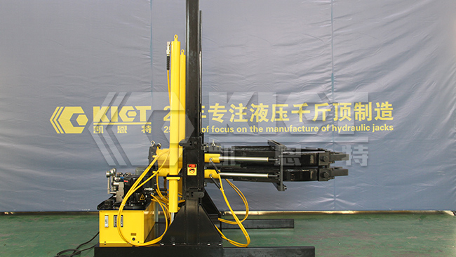 一種齒輪拉拔設(shè)備 200噸車載拔輪器操作演示